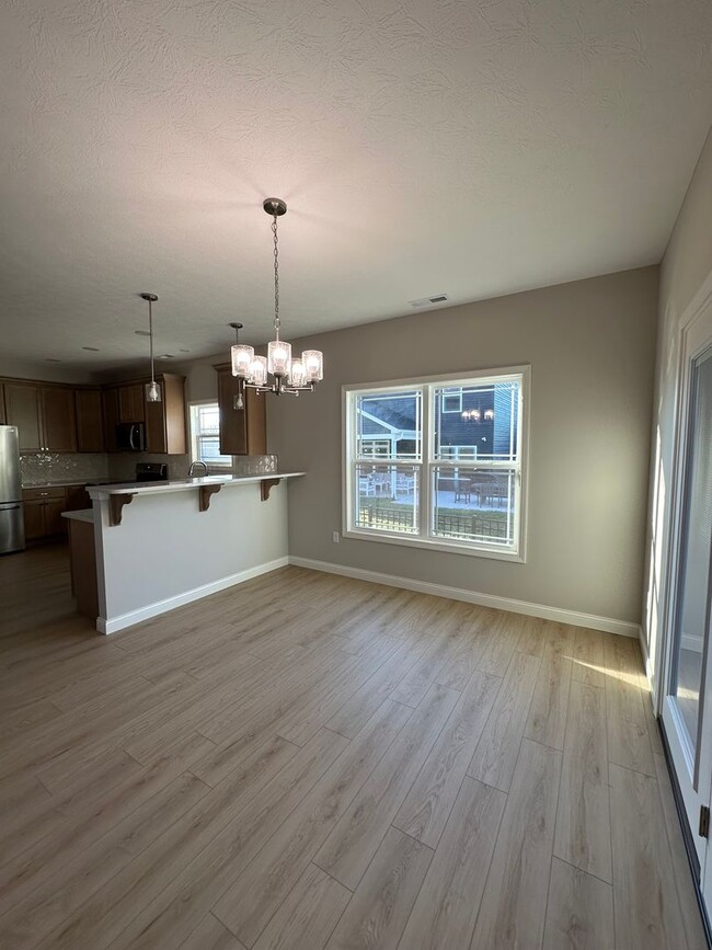 Building Photo - Spacious 4-Bedroom Single-Family Home in W...