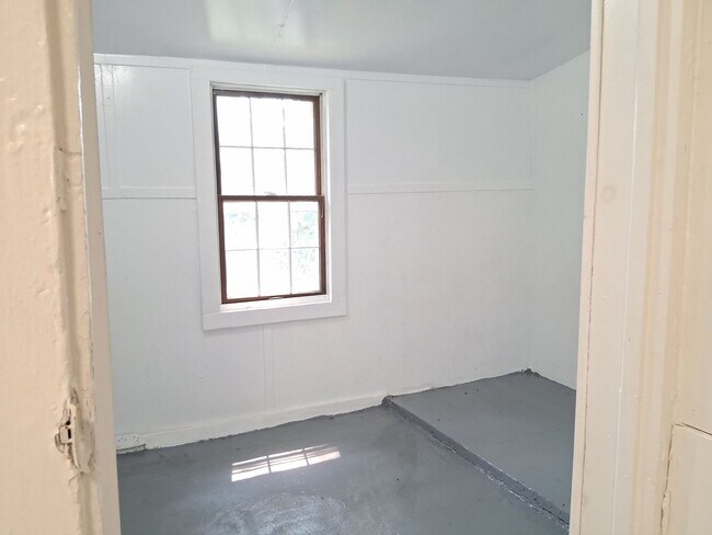 Building Photo - 213 Cohansey St