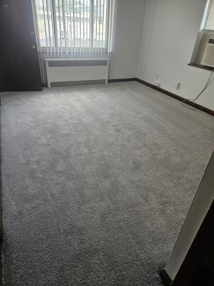 Living Room - 935 Tennessee Ave
