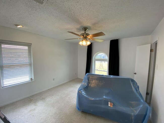 Building Photo - 1122 Rhonda Lee St