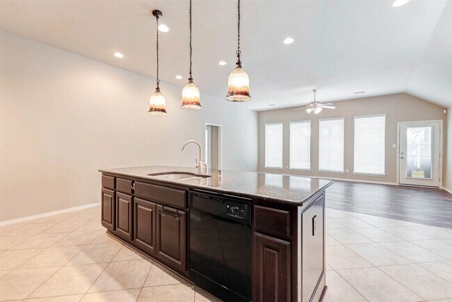 Building Photo - 25839 Riverside Creek Dr