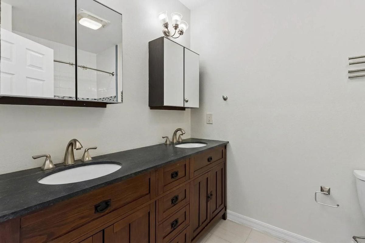 Building Photo - 506 N Liberty St