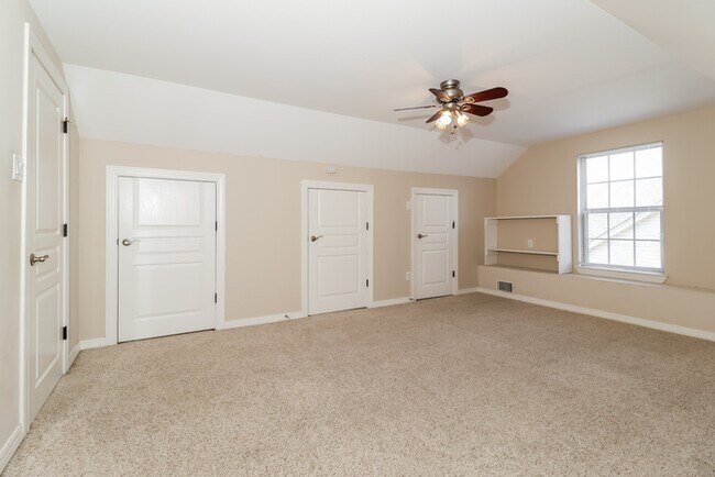 Building Photo - 107 Inverness Cove