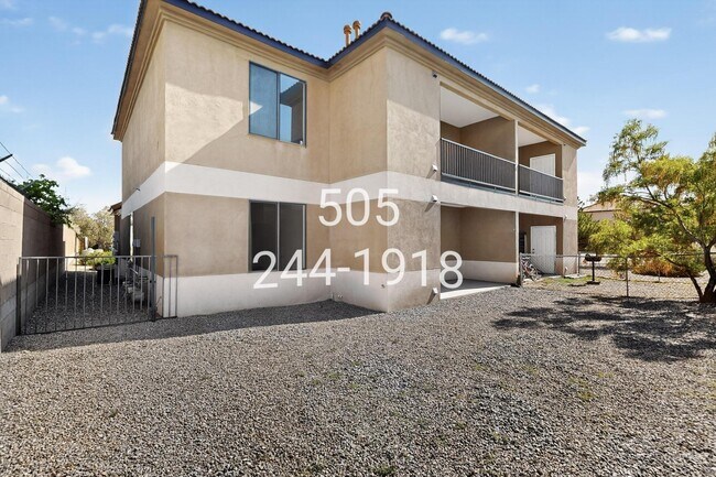 Building Photo - 1121 Meadowlark Way SE