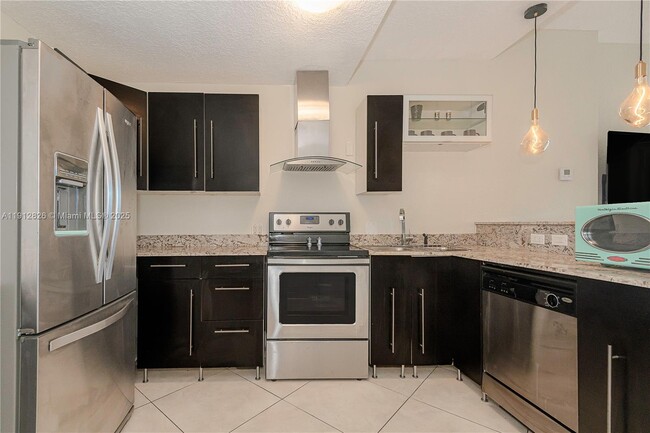 Building Photo - 11111 Biscayne Blvd