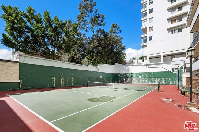 Building Photo - 10535 Wilshire Blvd