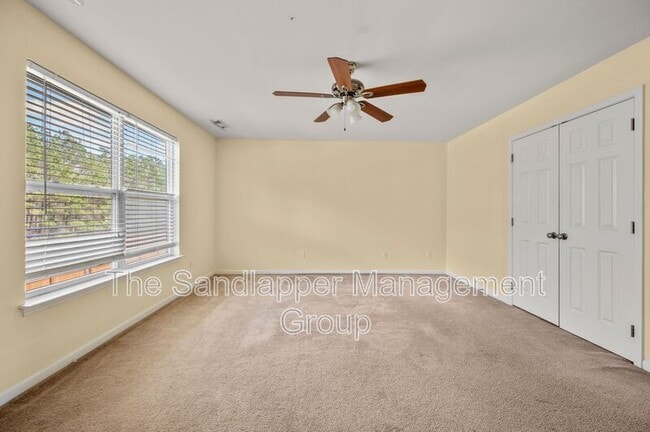 Building Photo - 217 Meadow Wood Rd