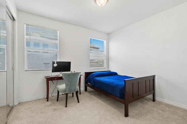 Building Photo - 2917 Babbling Brook Rd