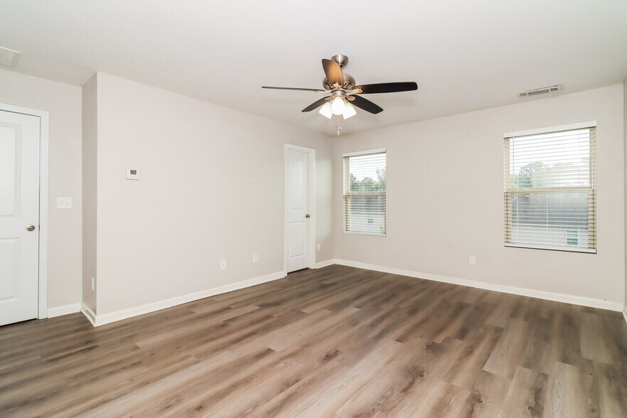 Building Photo - 167 Aberdeen Way