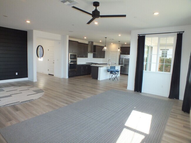 Building Photo - Folsom Russell Ranch 4/3 new home