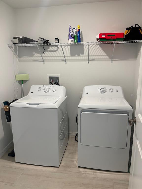 Building Photo - 8823 Sunset Pk Trl S