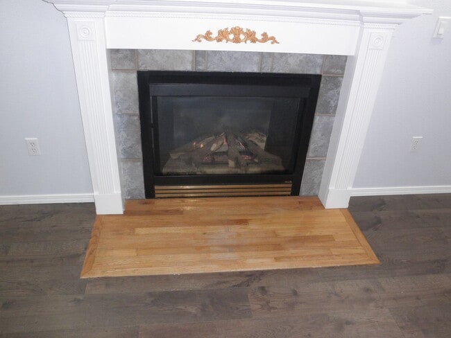 Building Photo - Extra features