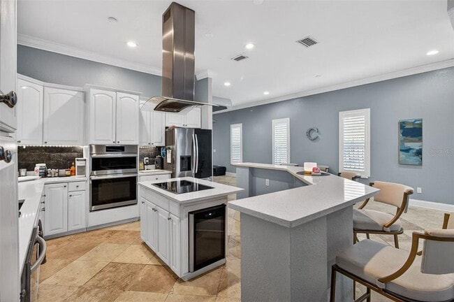 Building Photo - 5601 Bayshore Blvd