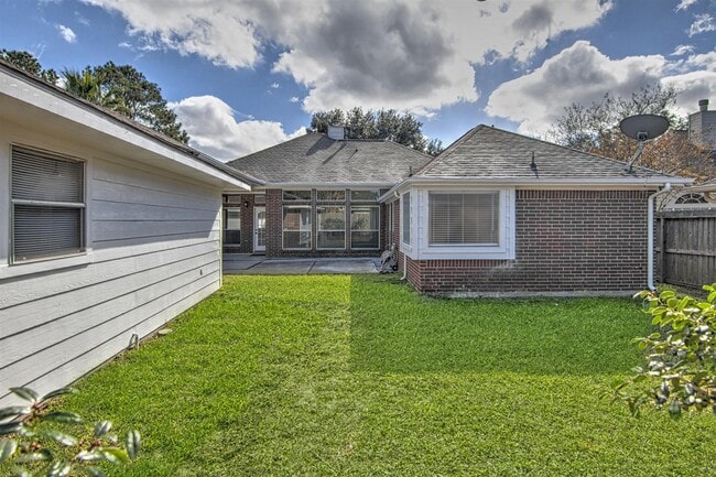 Building Photo - 21610 Emerald Ridge Cir