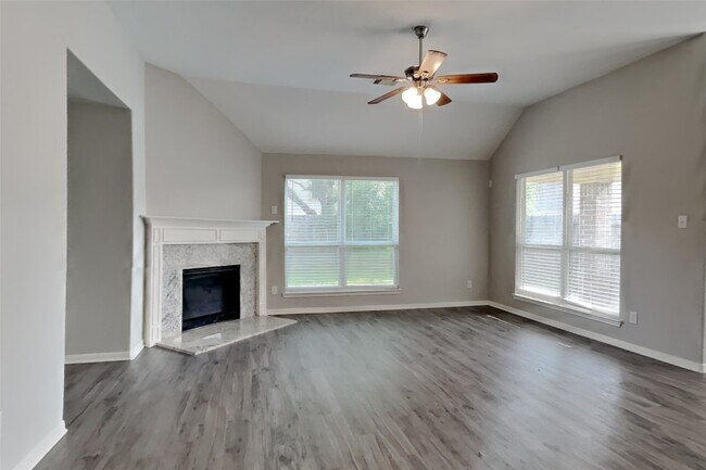 Building Photo - 6431 Hardwood Dale Way Dr