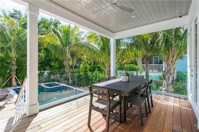 Building Photo - 580 Broadway St