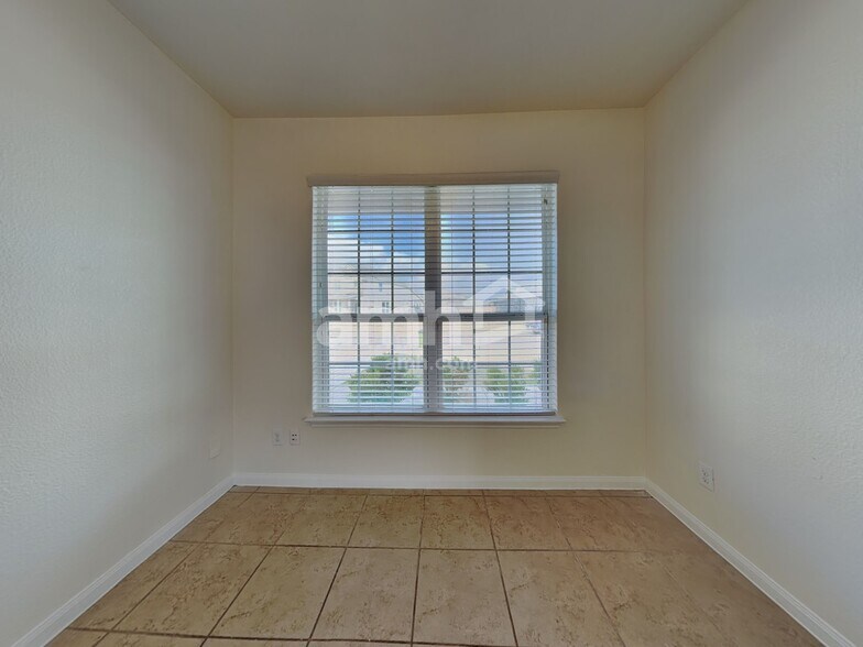 Building Photo - 19905 Per Lange Pass