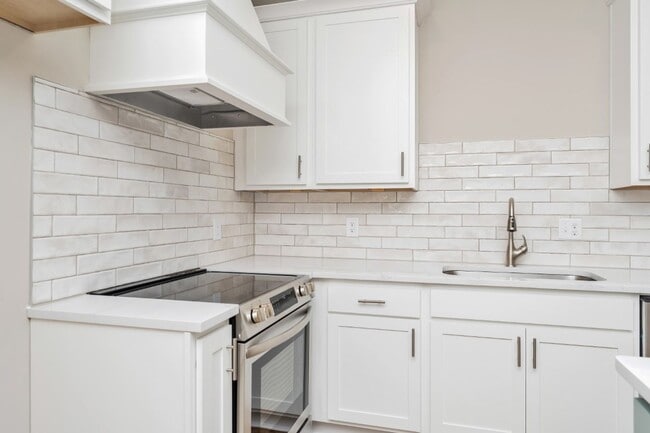 Building Photo - NEW CONSTRUCTION TOWNHOME FOR RENT! 3 BED ...