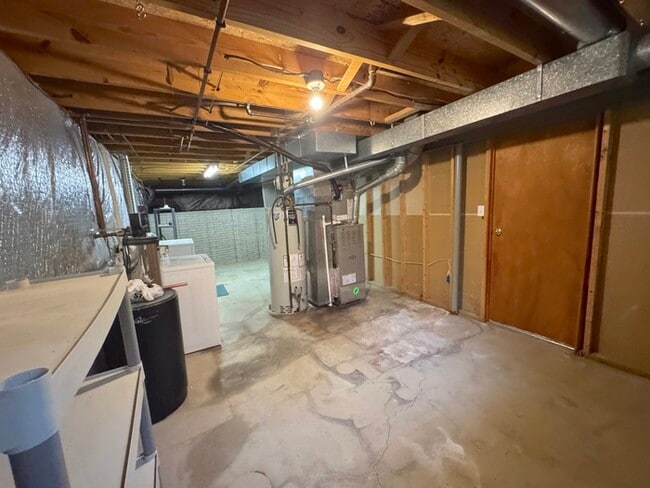 Building Photo - 564 Glenside Ln