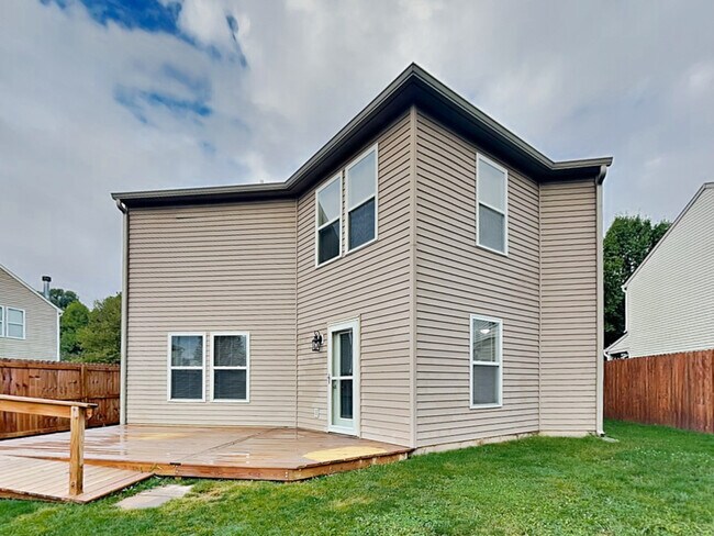 Building Photo - 8147 Retreat Ln