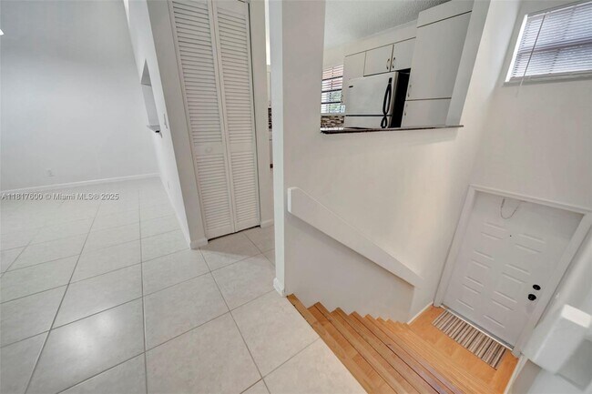 Building Photo - 204 Congressional Way