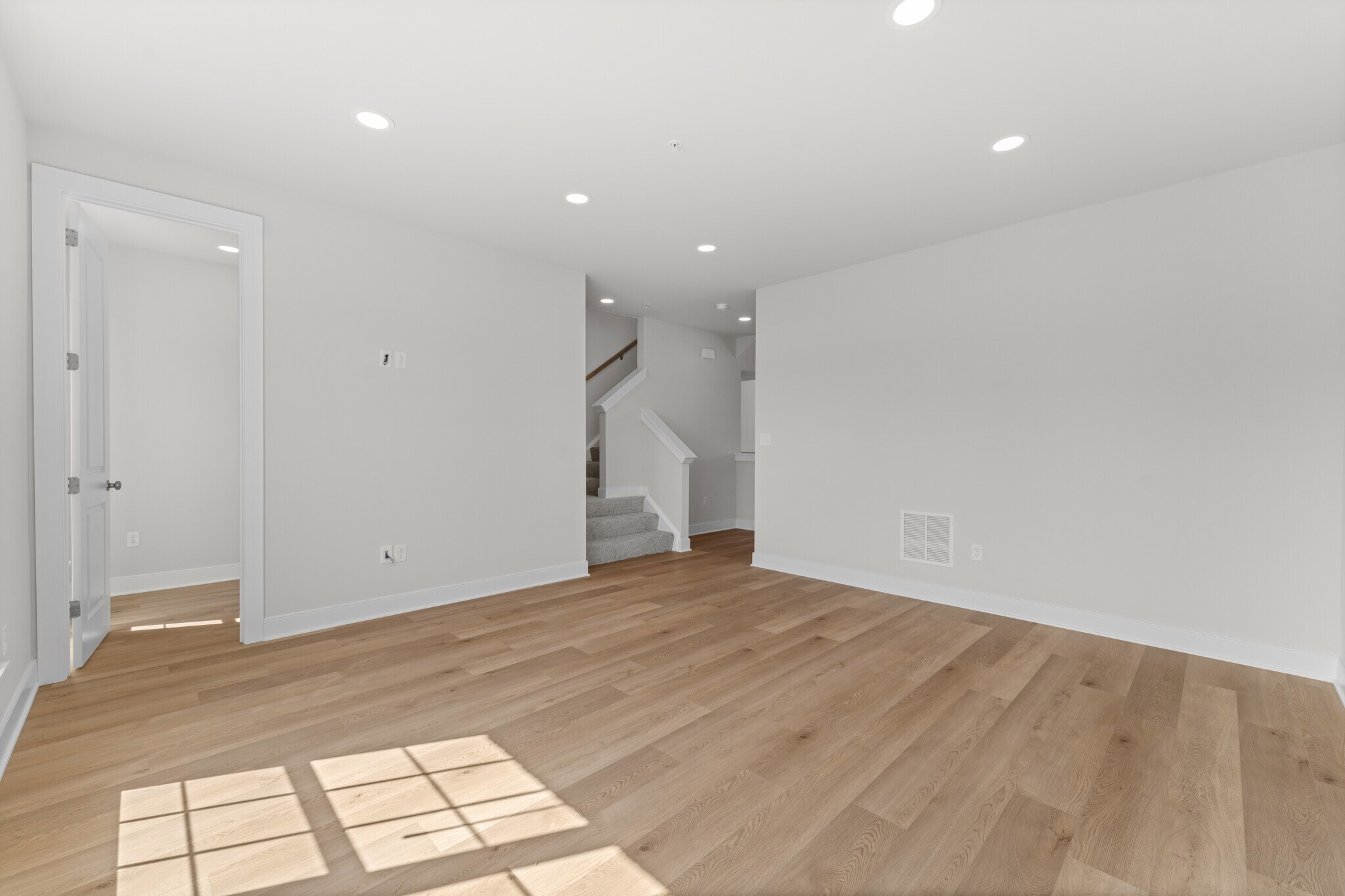 Building Photo - 206 Oliver Way