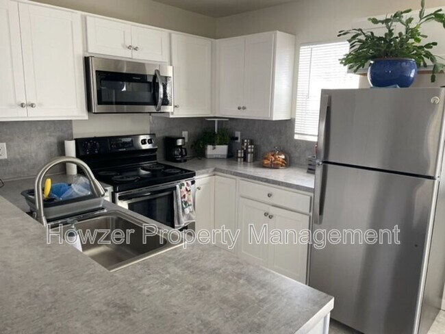 Primary Photo - 17 High School Rd