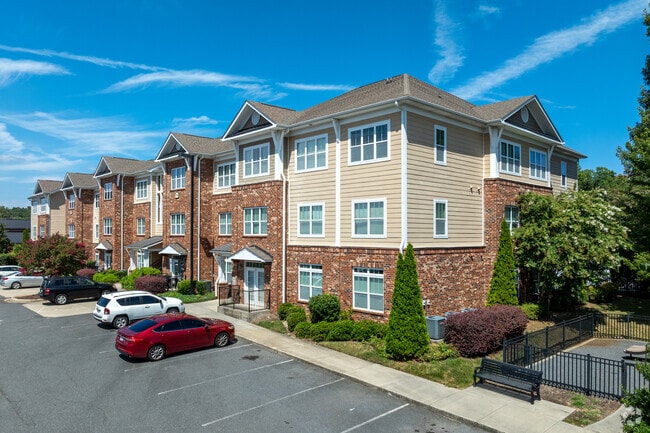 Primary Photo - Sunset Place Apartments