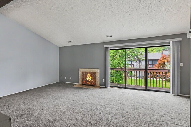 Building Photo - 24225 Evergreen Rd