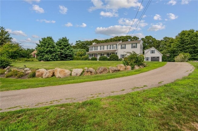 Building Photo - 133 Winnapaug Rd
