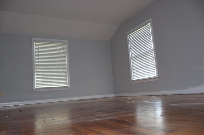 Building Photo - 3017 W Euclid Ave