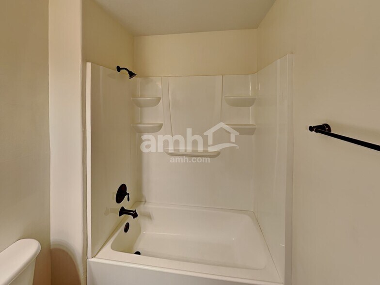 Building Photo - 5806 S Stone Flower Way