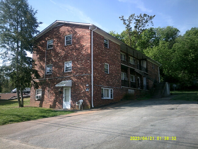 Primary Photo - 425 N Floyd St