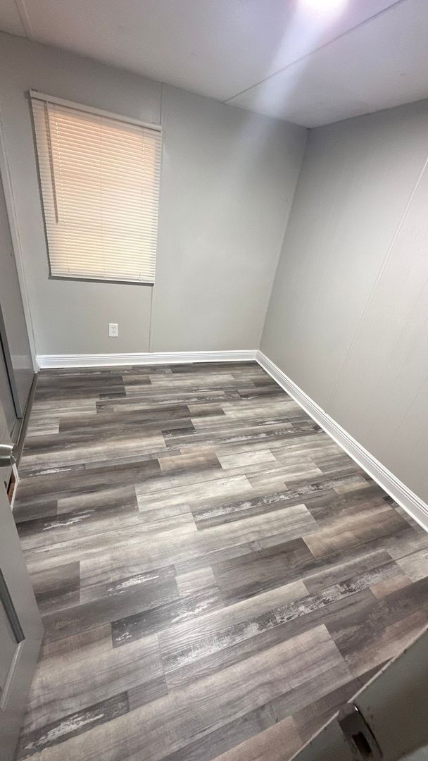 Building Photo - 882 Wolf Trail