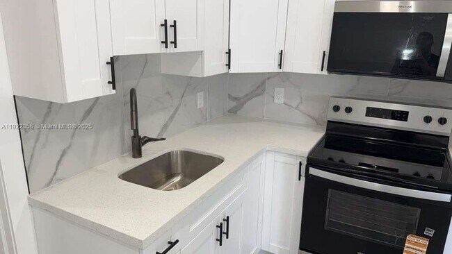 Building Photo - 935 Jefferson Ave