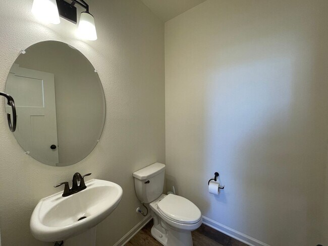 Building Photo - 4Bd/2.5Ba Gresham Home ~ Community Playgro...