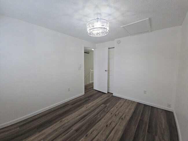 Building Photo - 2877 Mossy Brink Ct