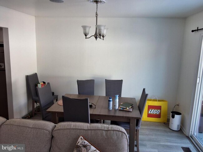 Building Photo - 19206 Esmond Terrace