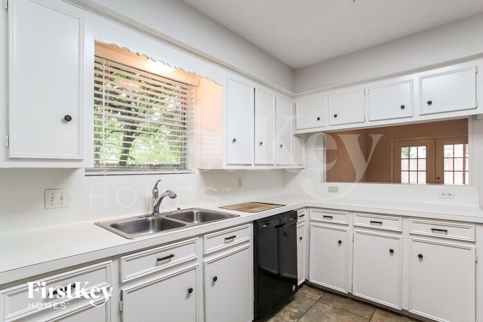 Building Photo - 7006 Falling Waters Dr