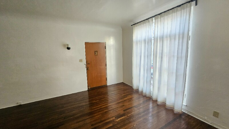 Building Photo - 1425 Echo Park Ave