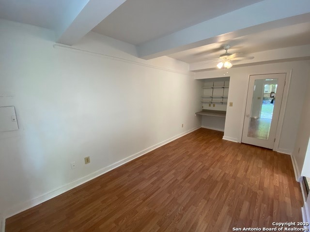 Building Photo - 247 E Lullwood Ave