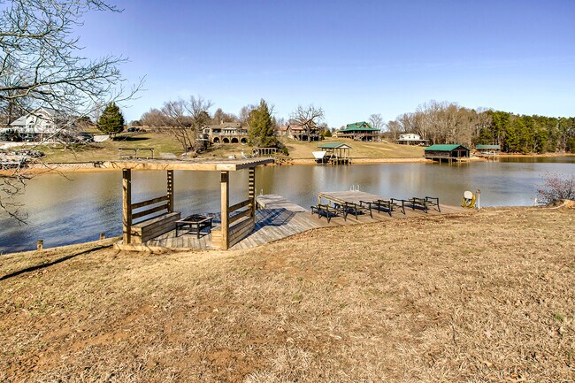 Building Photo - 131 Corn Tassel Shores
