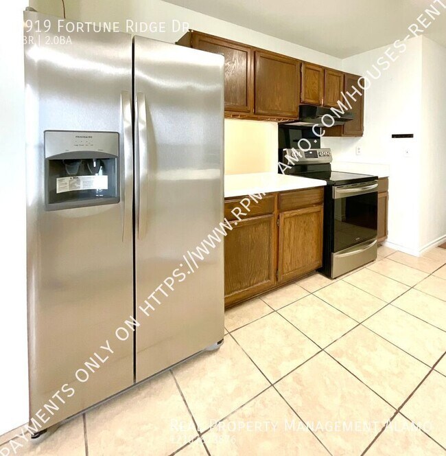 Building Photo - 9919 Fortune Ridge Dr