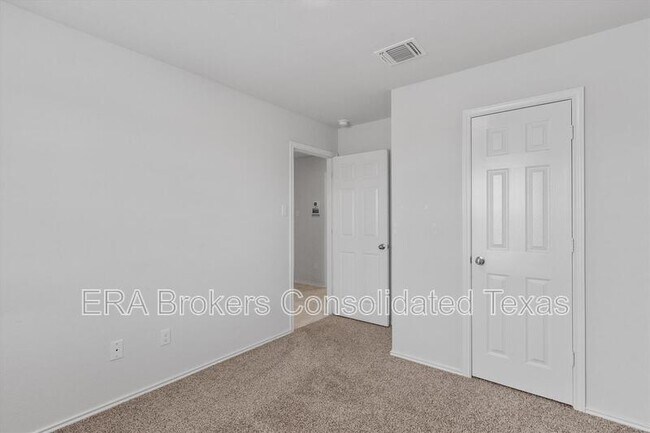 Building Photo - 108 Ragnar Dr