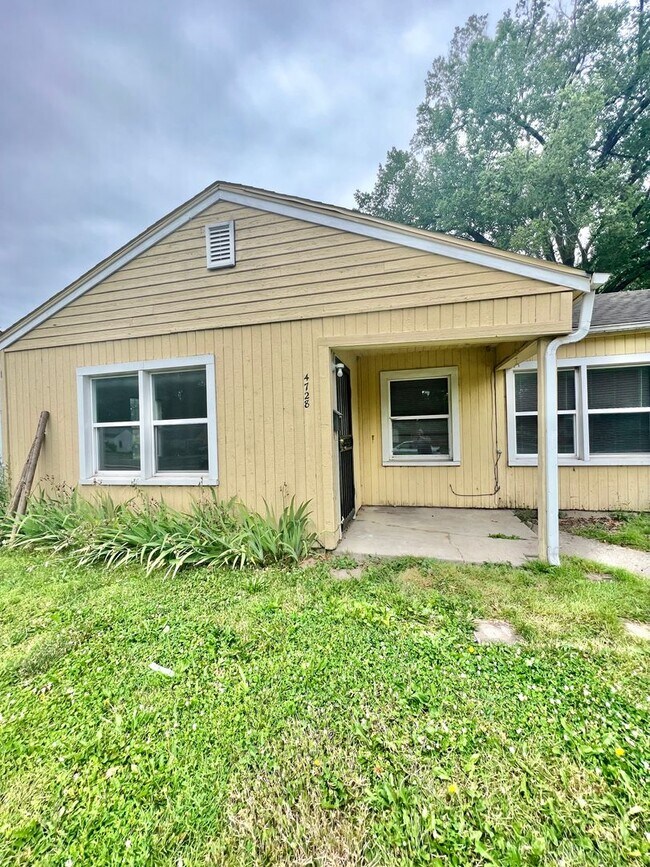 New Listing!!! 3 bedroom duplex 4728 S Anthony Blvd Fort Wayne IN