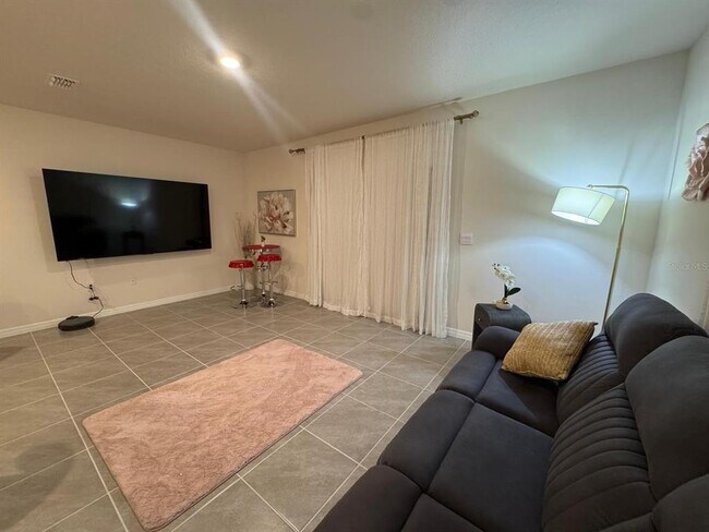 Building Photo - 2369 Penguin Blvd