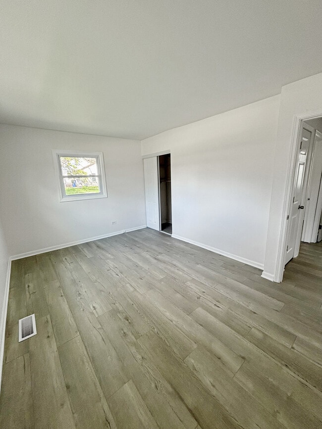 Building Photo - 36855 N Elizabeth Ct