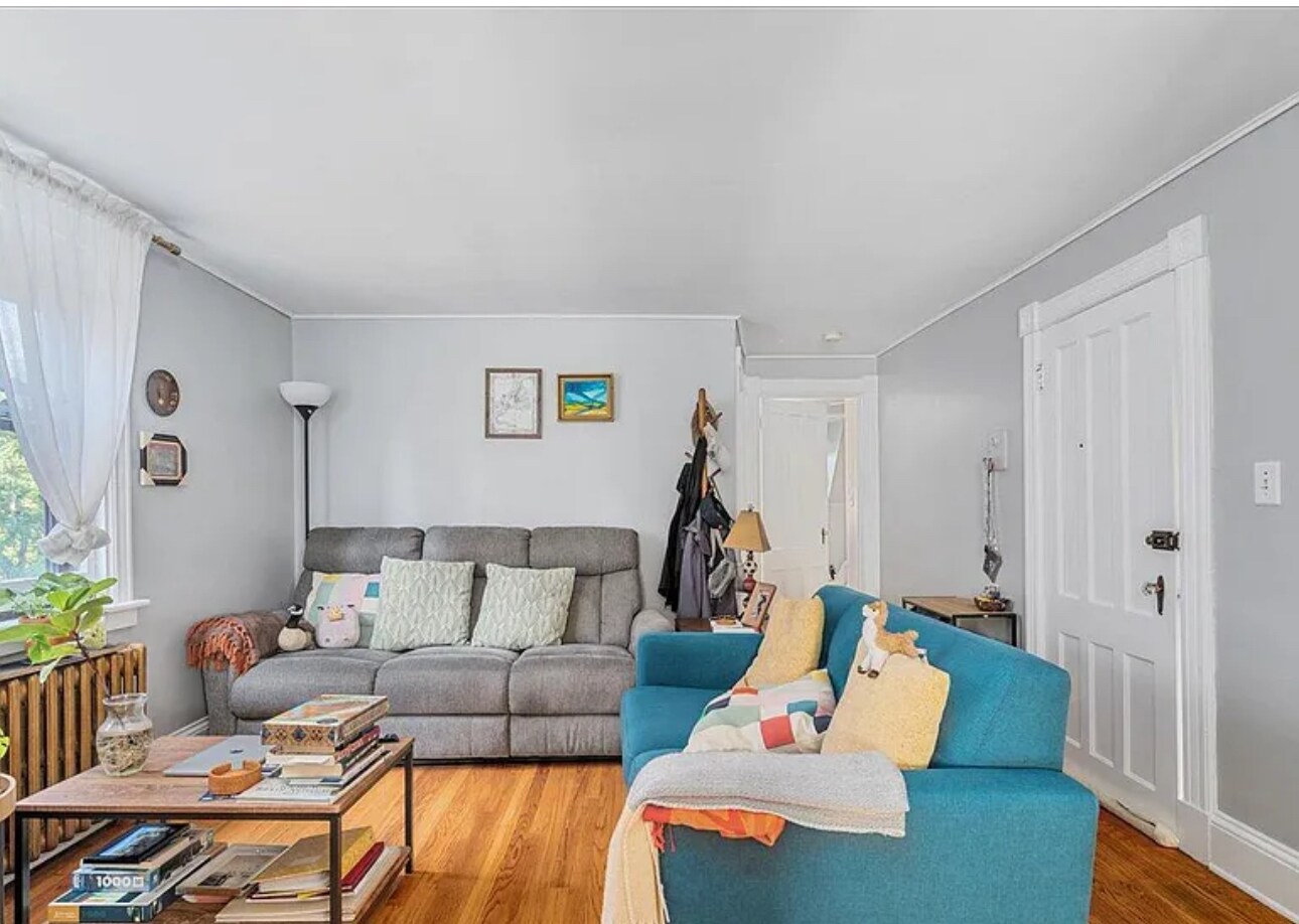 Building Photo - 18 Willett St