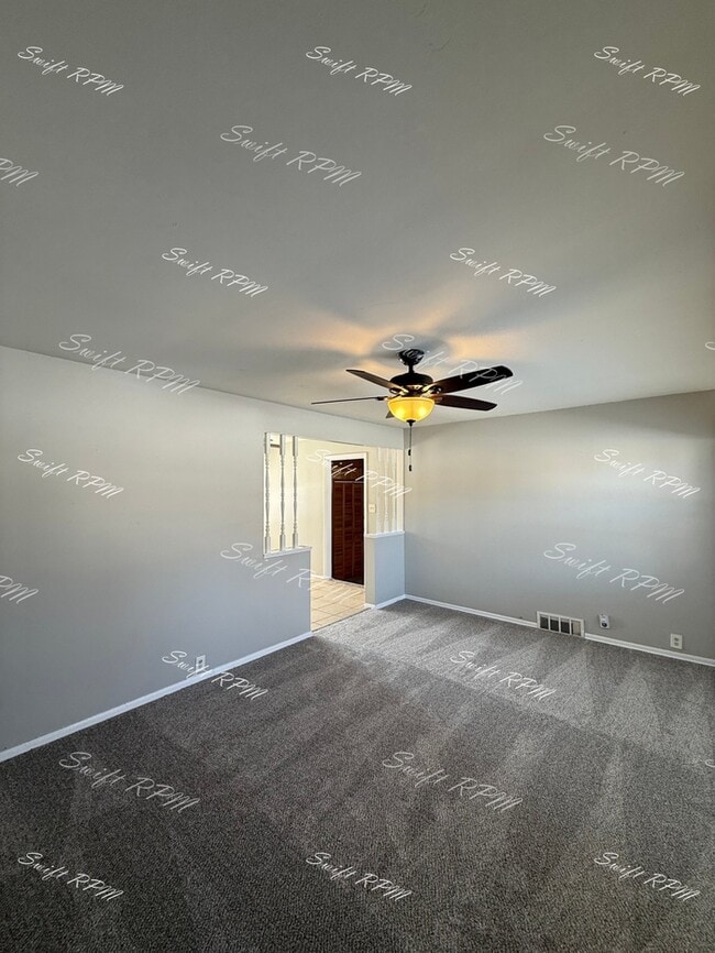 Building Photo - 7003 E 113th St