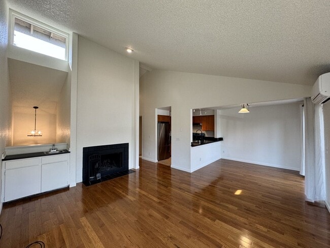 Building Photo - 14649 NE 35th St
